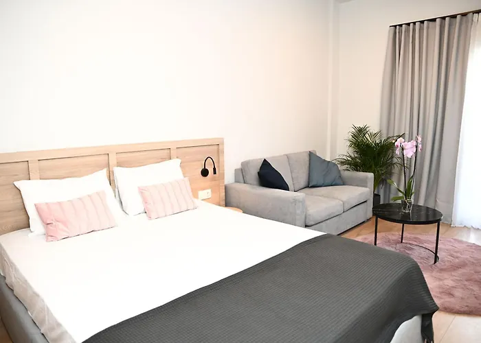 Zeus Executive Апартаменты *