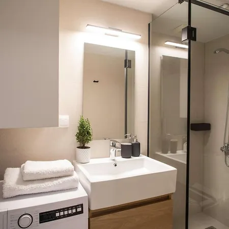 Zeus Executive 아파트 *