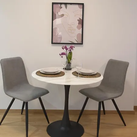 Zeus Executive Lejlighed *